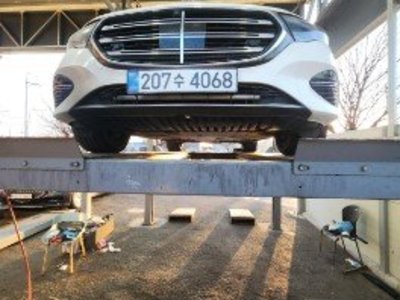 MERCEDES-BENZ E-CLASS - 1