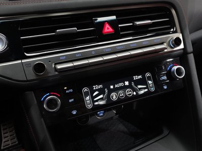 صورة مصغرة 17 لـ 2024 Genesis THE NEW G70