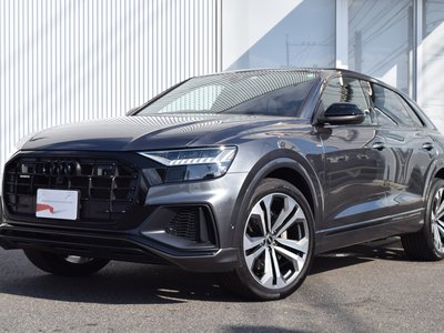 AUDI Q8 - 1
