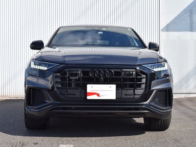 AUDI Q8 - 3