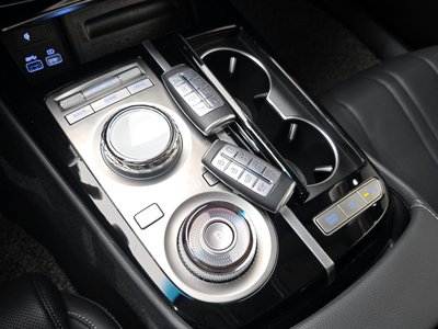GENESIS G80 (RG3) - 9