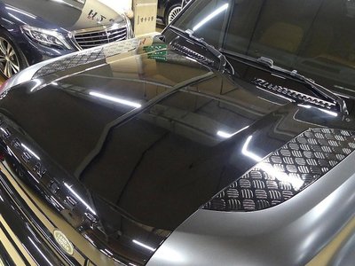 LAND ROVER DEFENDER - 9