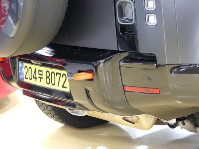 LAND ROVER DEFENDER - 10