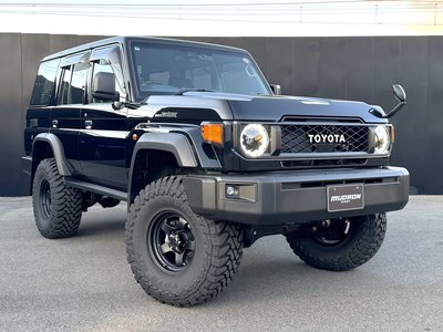 TOYOTA LAND CRUISER 70 - 1