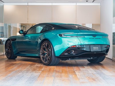 ASTON MARTIN DB12 - 9