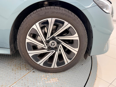 MERCEDES-BENZ E-CLASS - 9