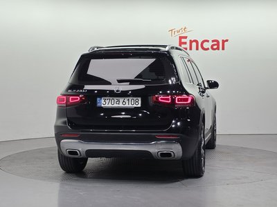 MERCEDES-BENZ GLB - 3