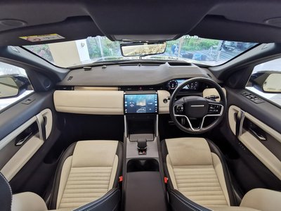 2024 LAND Rover DISCOVERY SPORT photo 4
