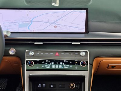 2025 Genesis GV80 thumbnail 14