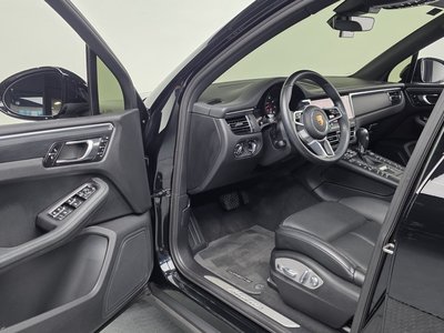 2019 Porsche MACAN thumbnail 13