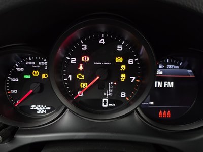 2019 Porsche MACAN thumbnail 27