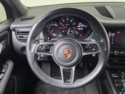 2019 Porsche MACAN thumbnail 19