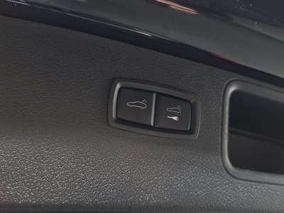 2019 Porsche MACAN thumbnail 29
