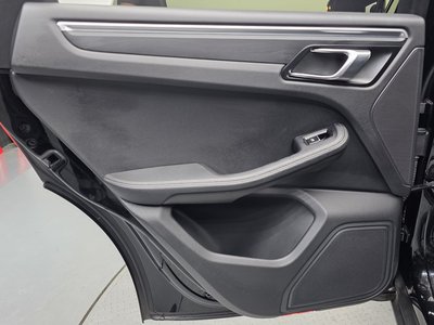 2019 Porsche MACAN thumbnail 15