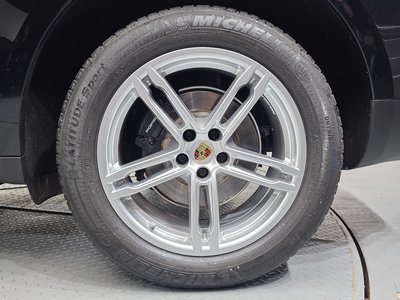 صورة 8 لـ 2019 Porsche MACAN