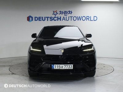 LAMBORGHINI URUS - 2