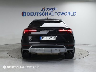 LAMBORGHINI URUS - 3