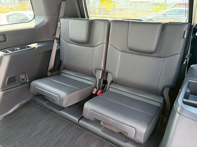 TOYOTA LAND CRUISER 250 - 7