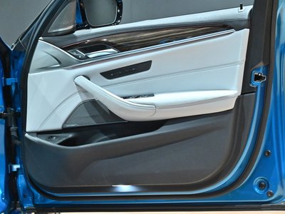 2020 BMW M5 缩略图 60