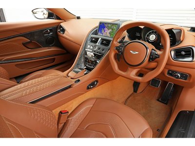 ASTON MARTIN DBS SUPERLEGGERA - 2