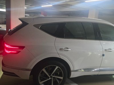 صورة 2 لـ 2025 Genesis GV80