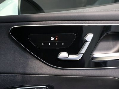 2025 Mercedes-BENZ GLC 缩略图 34