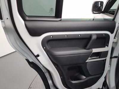 2022 LAND Rover DEFENDER thumbnail 15