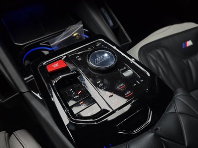 2025 BMW M5 缩略图 12