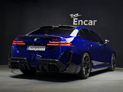 2025 BMW M5 照片 3