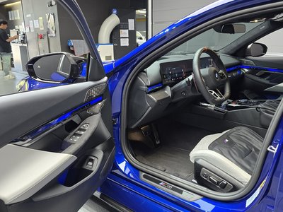 2025 BMW M5 缩略图 13