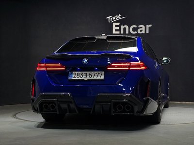 2025 BMW M5 照片 4