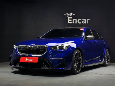 2025 BMW M5 照片 1