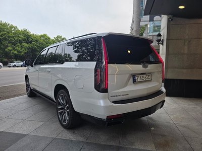 CADILLAC ESCALADE 5TH GENERATION - 2