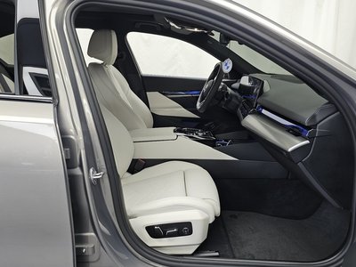 2025 BMW 5 SERIES — миниатюра 11