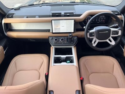 LAND ROVER DEFENDER - 8