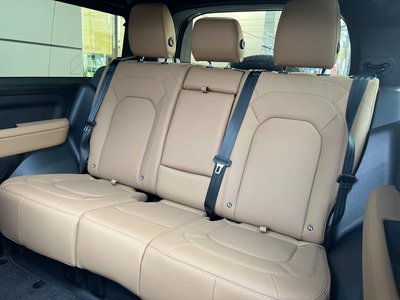 LAND ROVER DEFENDER - 9