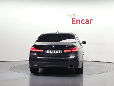 صورة 4 لـ 2023 BMW 5 SERIES