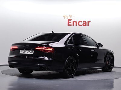 AUDI A8 - 4