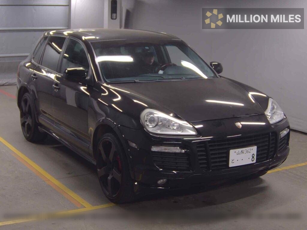 PORSCHE CAYENNE - View 1
