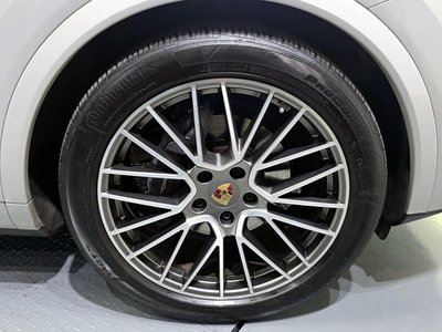 PORSCHE CAYENNE - 8