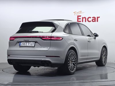 PORSCHE CAYENNE - 3