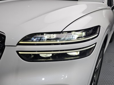 صورة 9 لـ 2022 Genesis GV70