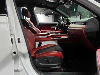 2022 Genesis GV70 thumbnail 16