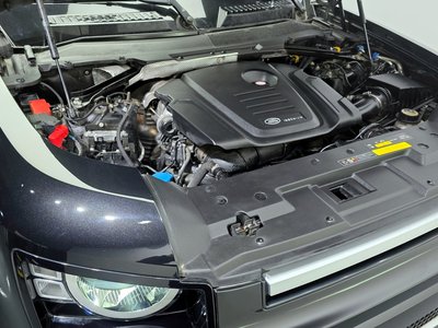 LAND ROVER DEFENDER - 7