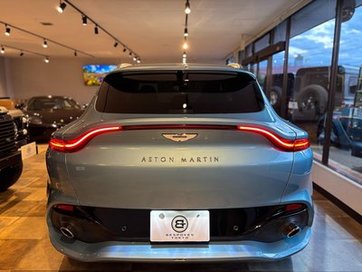 ASTON MARTIN DBX - 9