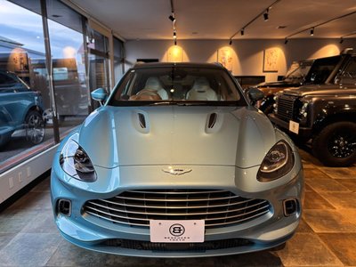 ASTON MARTIN DBX - 4