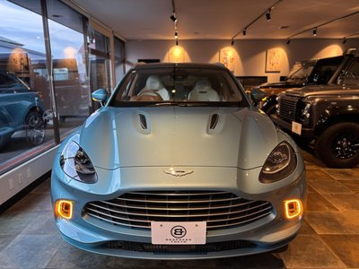 ASTON MARTIN DBX - 7