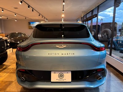 ASTON MARTIN DBX - 8
