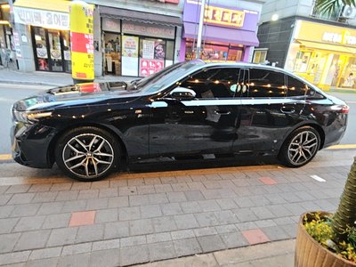 صورة 2 لـ 2025 BMW 5 SERIES