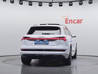 صورة 4 لـ 2023 AUDI E-TRON